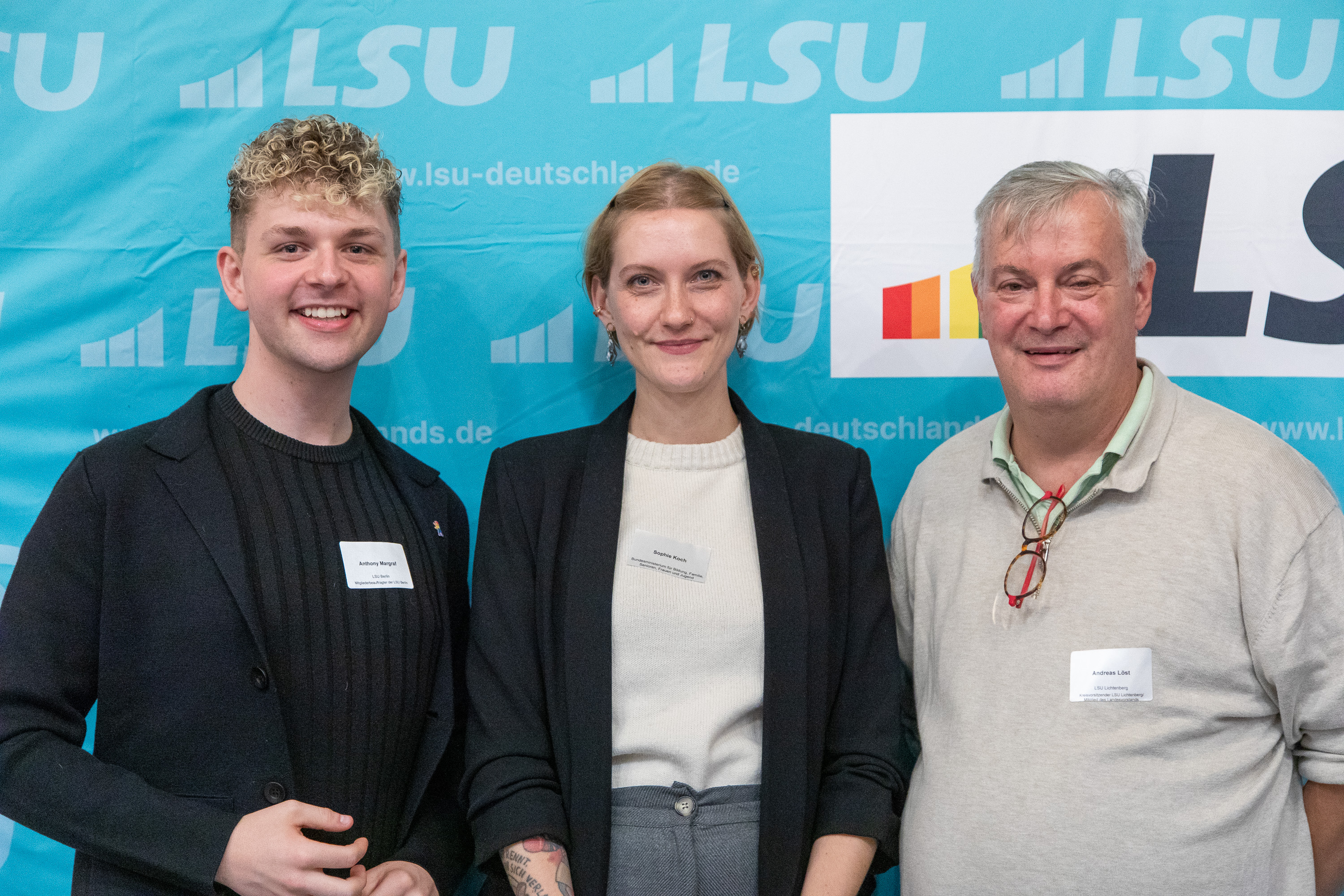 Anthony Margraf und Andreas Lst mit Sophie Koch, der Beauftragten der Bundesregierung fr die Akzeptanz sexueller und geschlechtlicher Vielfalt
